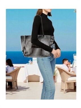 Super Rare: Henri Bendel ミ Signature PVC Stripe Tote ミ Brown Clear ミ Collectible